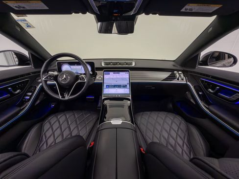 Used 2023 Mercedes-Benz S 500 S 500 w/ AMG Line image 17