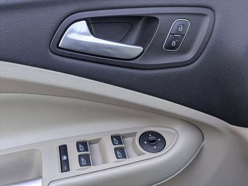 Used 2017 Ford Escape SE w/ Equipment Group 201A image 12