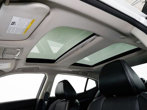 Used 2017 Nissan Maxima 3.5 SL image 9