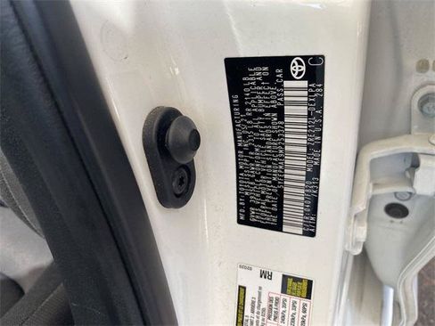 Certified 2021 Toyota Corolla LE FWD image 32