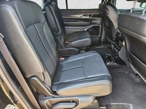 Used 2023 Jeep Wagoneer Series III w/ Premium Group I image 16