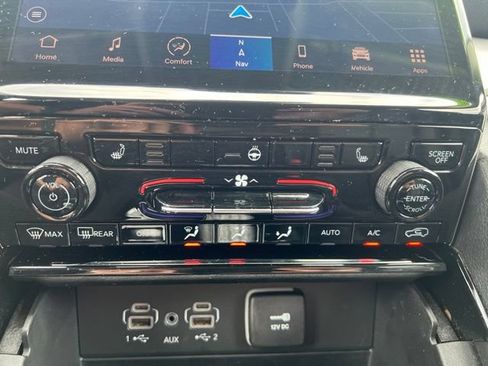 Certified 2023 Jeep Grand Cherokee Limited AWD/4WD image 28