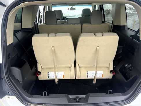 Used 2019 Ford Flex SEL image 31