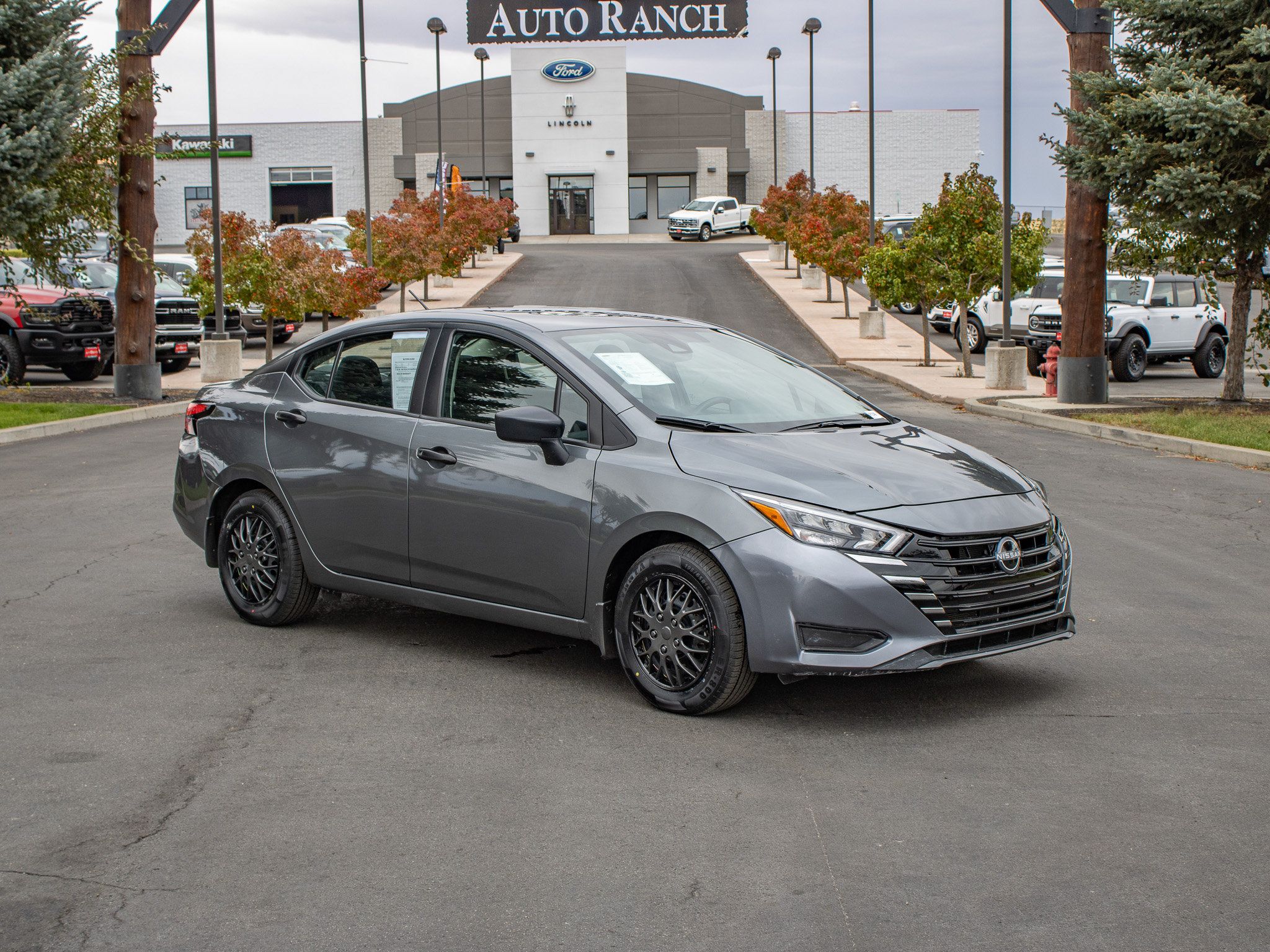 Used 2025 Nissan Versa S w/ Trunk Package FWD image 2
