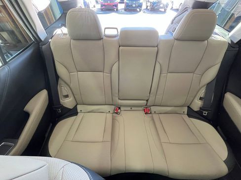 Used 2022 Subaru Outback Limited w/ Popular Package #2 image 25