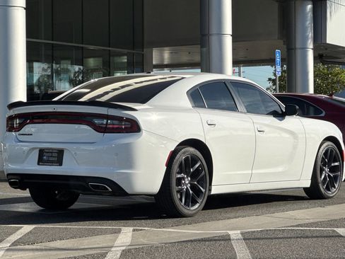 Used 2022 Dodge Charger SXT w/ Blacktop Package image 4