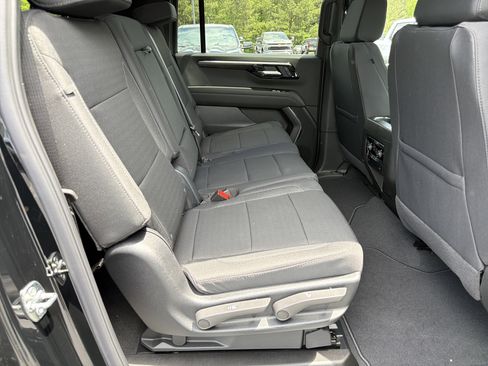 New 2026 Chevrolet Suburban LS RWD image 15