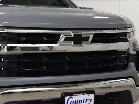 Used 2024 Chevrolet Silverado 1500 LT w/ Z71 Off-Road Package AWD/4WD image 11