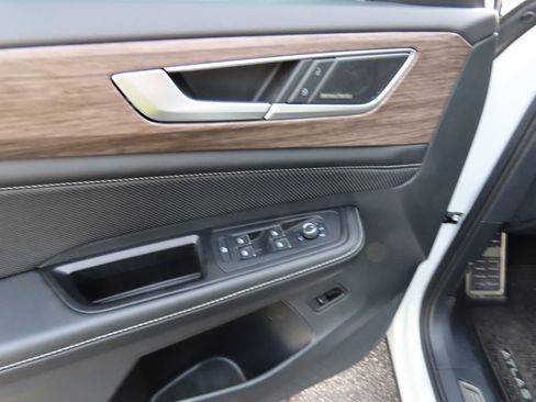 Certified 2024 Volkswagen Atlas SEL Premium R-Line image 28