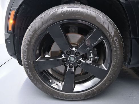 Used 2024 Land Rover Defender 110 V8 image 11