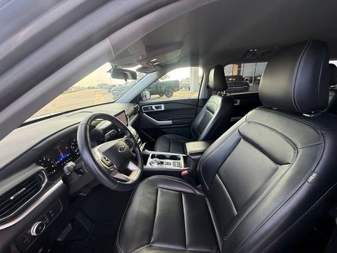 Used 2021 Ford Explorer XLT w/ Equipment Group 202A RWD image 10