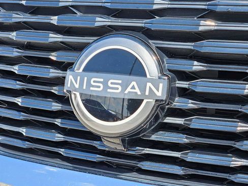 Used 2023 Nissan Rogue SV FWD image 12