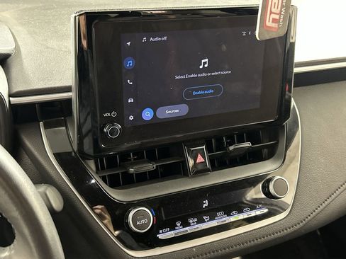Used 2025 Toyota Corolla SE image 17