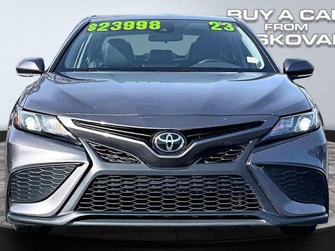 Used 2023 Toyota Camry SE image 3