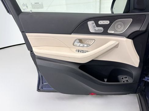 Used 2025 Mercedes-Benz GLE 450e 4MATIC image 23