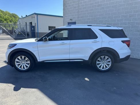 Used 2025 Ford Explorer Platinum w/ LUX Leather Package AWD/4WD image 4