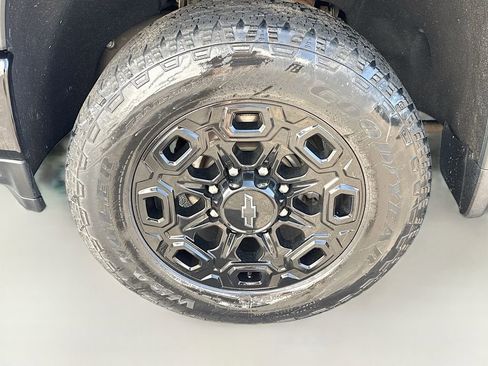 Used 2021 Chevrolet Silverado 2500 LTZ w/ LTZ Plus Package AWD/4WD image 32