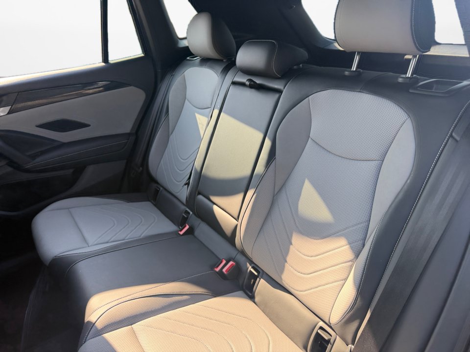Certified 2026 Volkswagen Tiguan SE R-Line FWD image 12