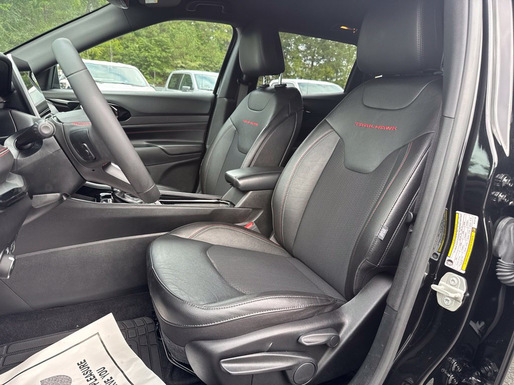 Used 2024 Jeep Compass Trailhawk AWD/4WD image 9
