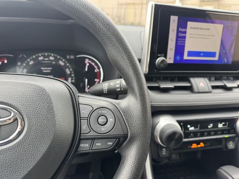 Used 2025 Toyota RAV4 LE image 22