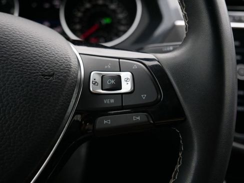 Used 2021 Volkswagen Tiguan SE image 20