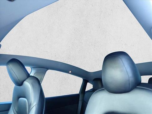 Used 2021 Tesla Model Y Long Range image 14