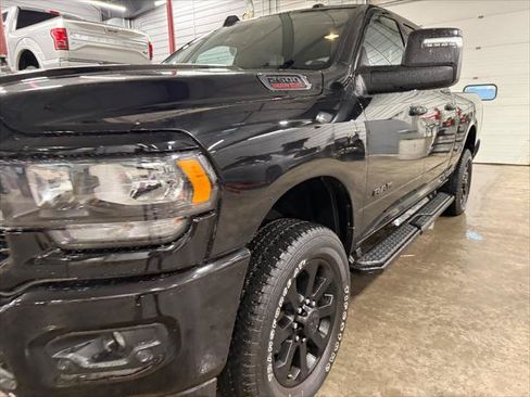 Certified 2024 RAM 2500 Big Horn w/ Night Edition AWD/4WD image 37