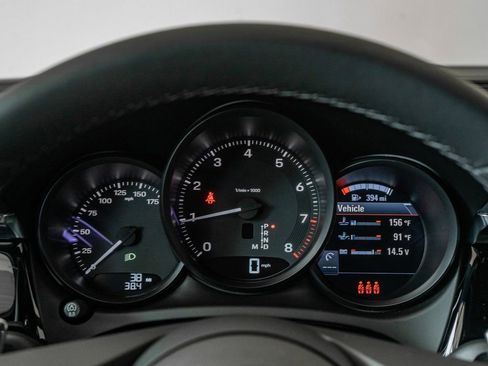 Certified 2025 Porsche Macan image 16