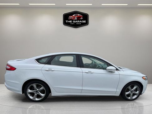 Used 2016 Ford Fusion SE w/ Equipment Group 201A image 4