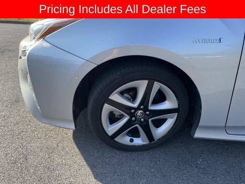 Used 2017 Toyota Prius Four Touring w/ Premium Convenience Package FWD image 2