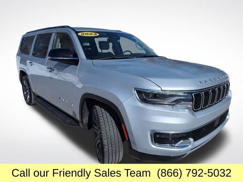 Used 2024 Jeep Wagoneer L Series II w/ Flexible Seating Group image 9