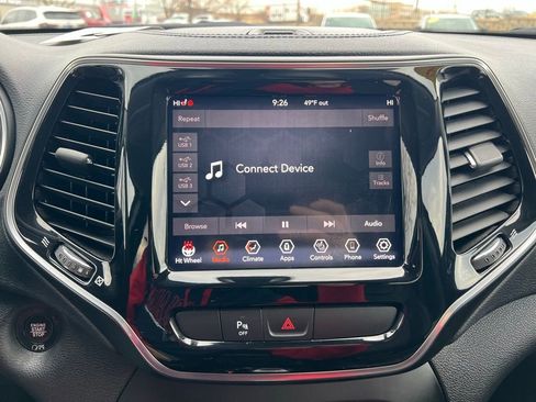 Used 2019 Jeep Cherokee Limited image 34