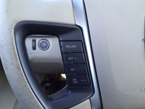 Used 2009 Lincoln MKS AWD image 24