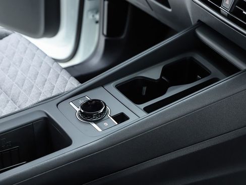 New 2026 Volkswagen Tiguan S image 69