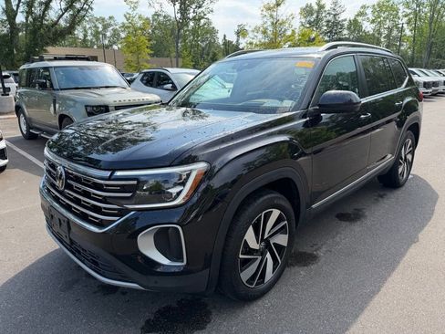 Used 2025 Volkswagen Atlas SEL AWD/4WD image 1
