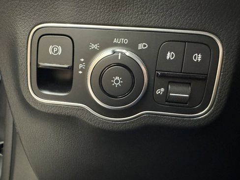 Certified 2025 Mercedes-Benz GLA 250 250 image 59