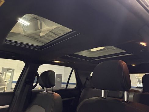 Used 2017 Ford Explorer XLT w/ Equipment Group 201A image 22