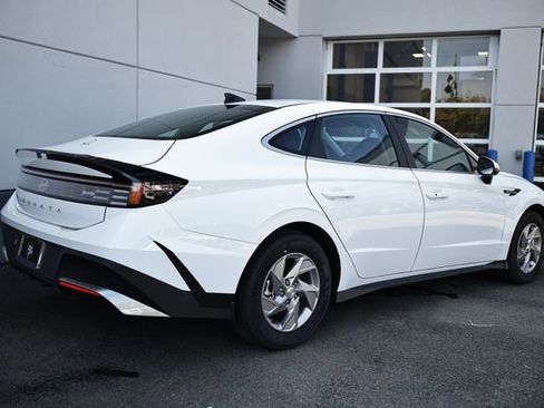 New 2025 Hyundai Sonata SE image 3