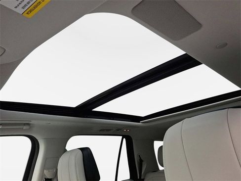 New 2025 Lincoln Navigator Reserve image 12