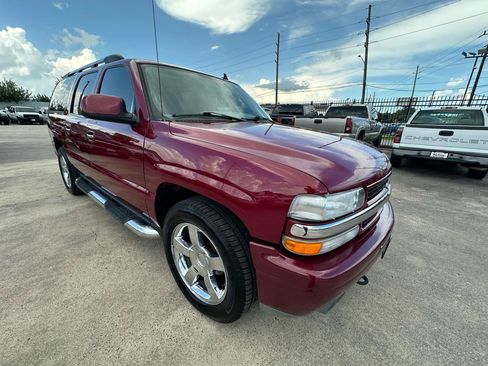 Used 2006 Chevrolet Suburban LTZ w/ Preferred Equipment Group AWD/4WD image 7