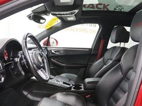 Used 2018 Porsche Macan GTS AWD/4WD image 14