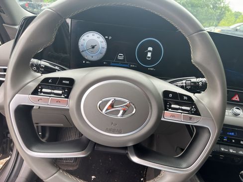 Used 2023 Hyundai Elantra SEL w/ Convenience Package FWD image 10