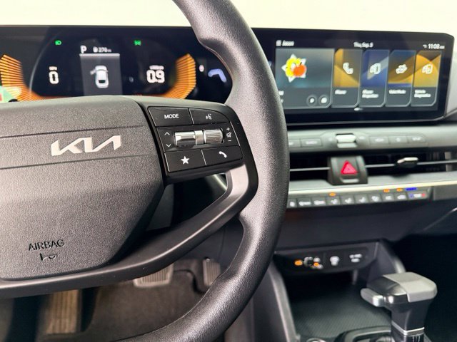 Used 2025 Kia K4 FWD image 22