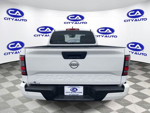 Used 2022 Nissan Frontier SV w/ Technology Package image 4