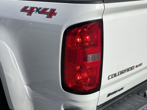 Used 2017 Chevrolet Colorado W/T w/ WT Convenience Package image 7