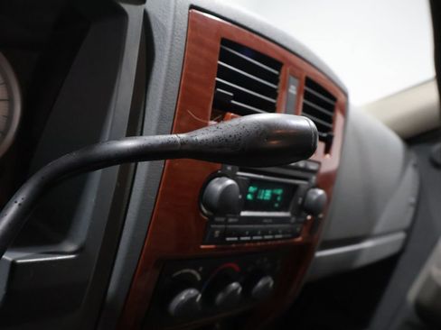Used 2005 Dodge Dakota SLT image 30