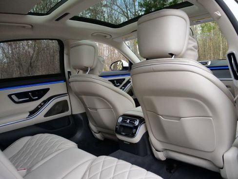 Used 2023 Mercedes-Benz S 580 4MATIC Sedan image 51