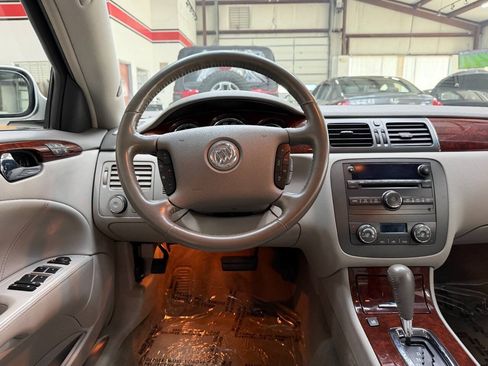 Used 2009 Buick Lucerne CXL w/ Driver Confidence Package FWD image 21