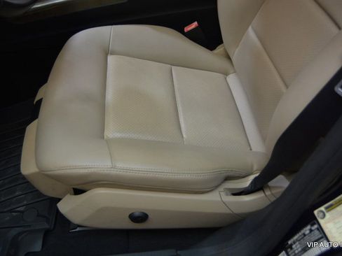 Used 2010 Mercedes-Benz E 350 4MATIC Sedan image 17