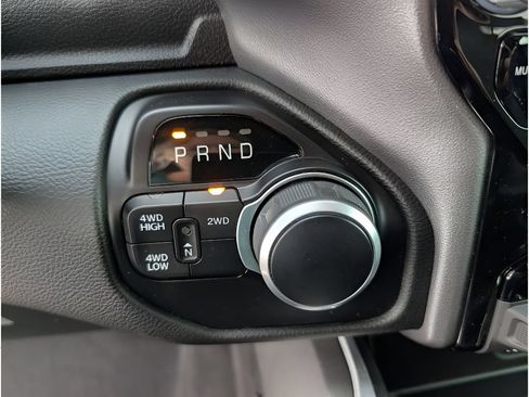 Used 2024 RAM 2500 Big Horn w/ Sport Appearance Package AWD/4WD image 26